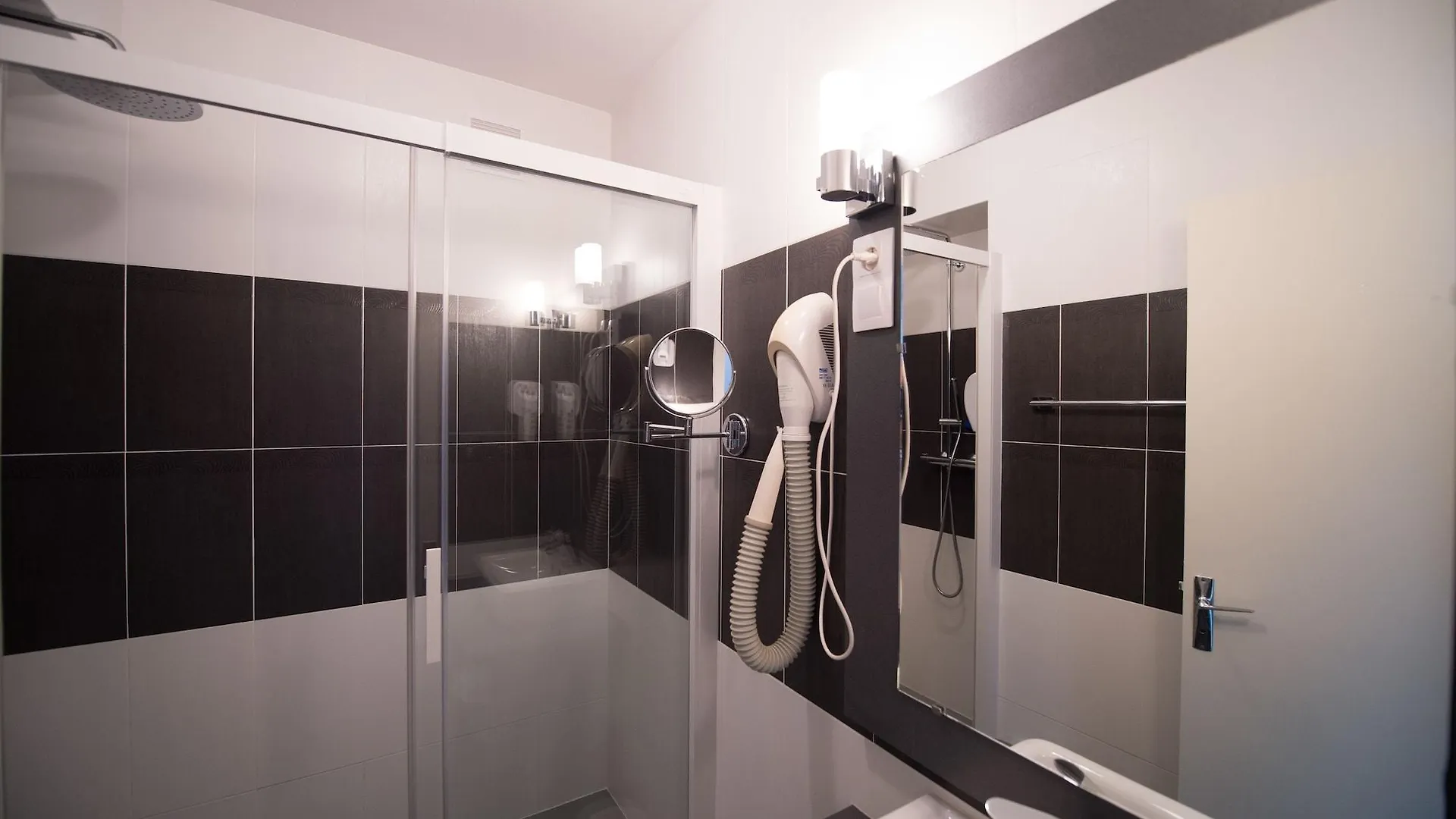 The Originals City, Hotel Armen Le Triton, Роскоф