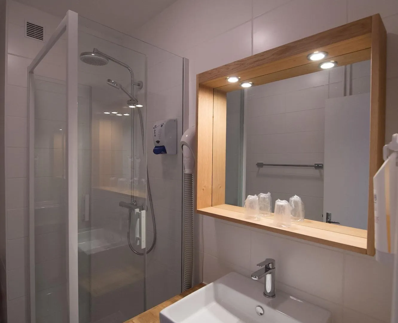 The Originals City, Hotel Armen Le Triton, Роскоф 3*,