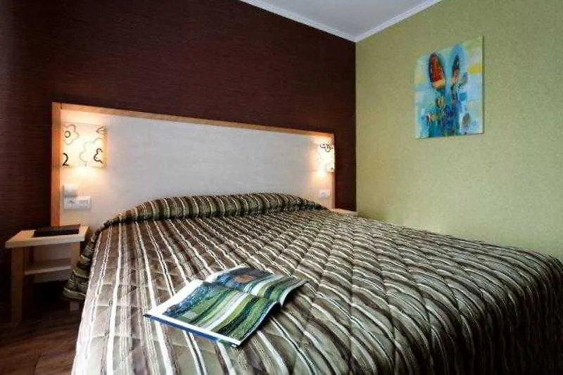 The Originals City, Hotel Armen Le Triton, Роскоф 3*,